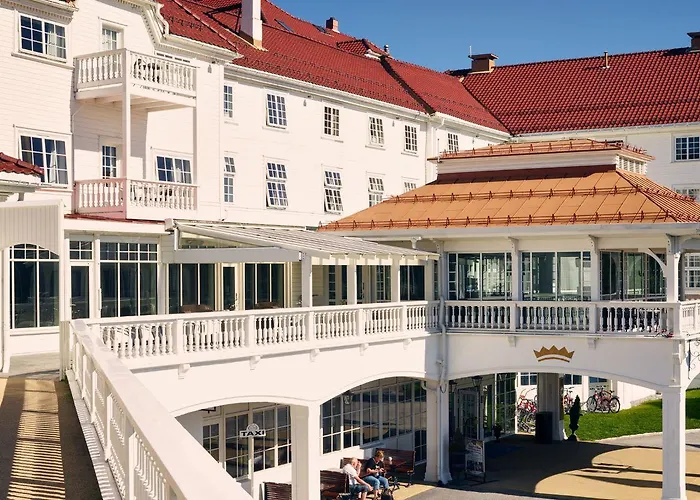 Dr. Holms Hotel